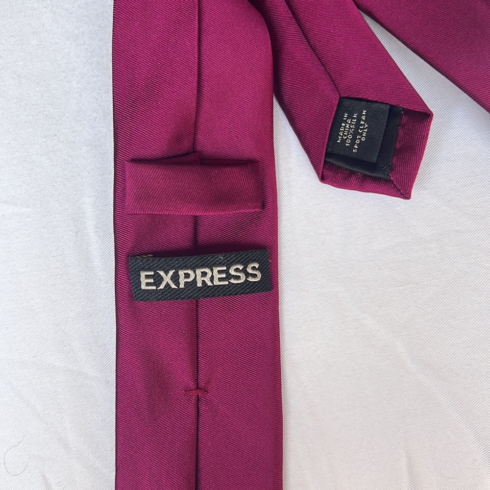 Express silk tie